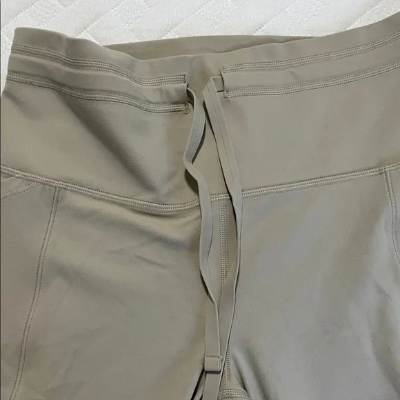 Athlete solution Cargo Tight Cream High-Waisted Leggings - Picture 6 of 7